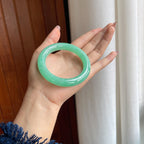 冰种果绿翡翠圆条手镯（55.5mm）（yc354245）