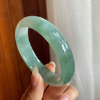 糯冰种湖水绿带黄翡翡翠平安镯（56mm）（yc220241）