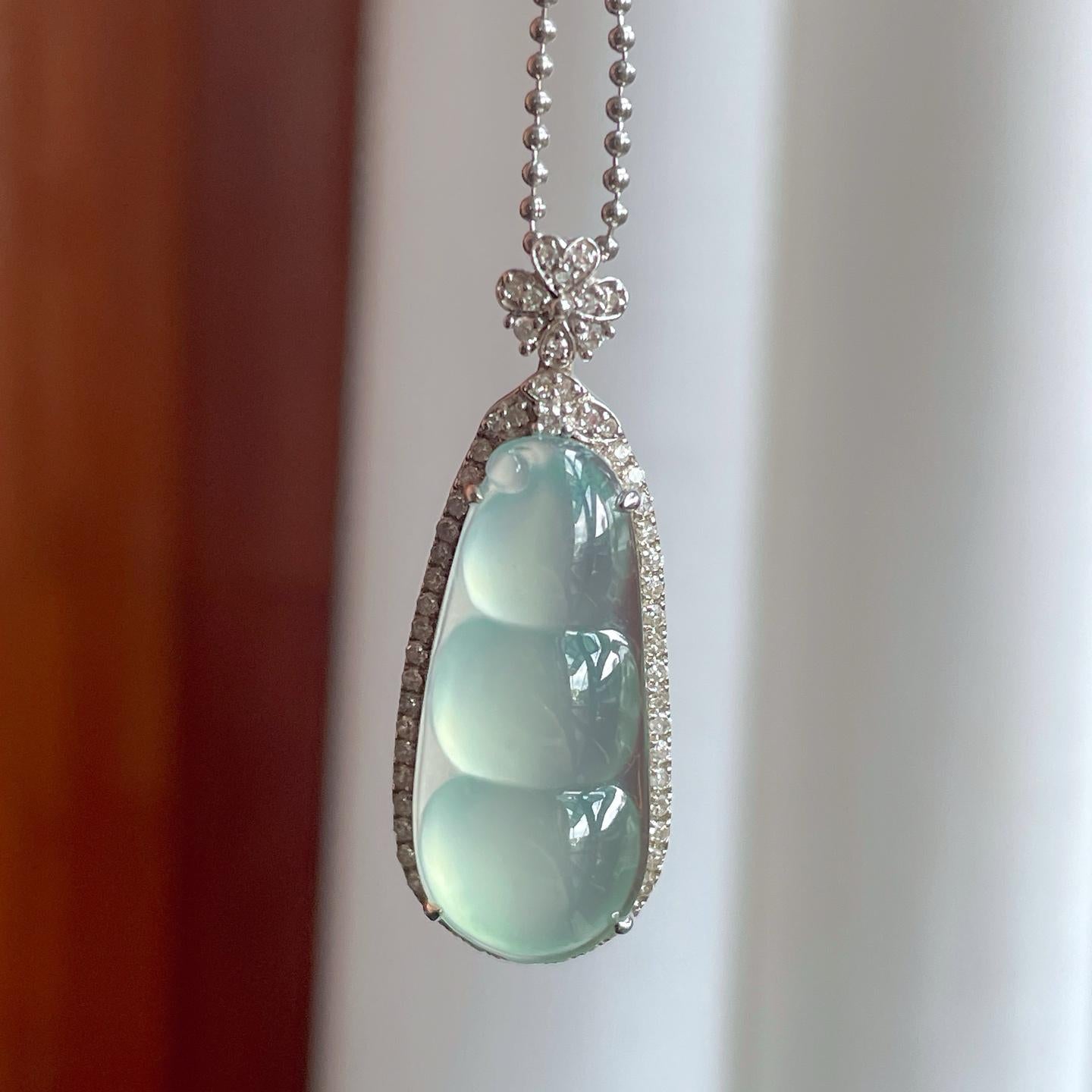 18k金镶冰种蓝晴底翡翠豆子（yc244882）