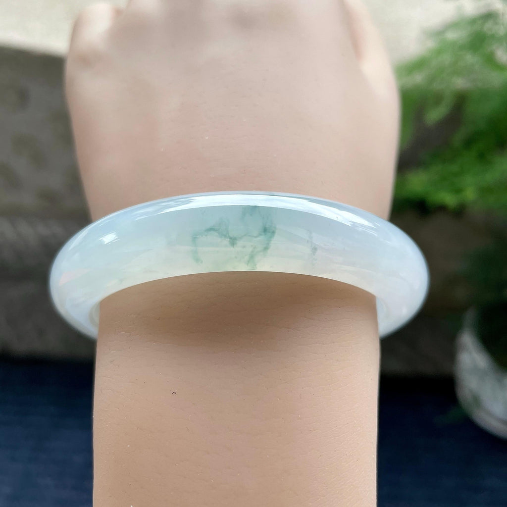 糯冰种飘蓝花正圈平安镯56.2圈口   天然缅甸A货翡翠（yc350668）