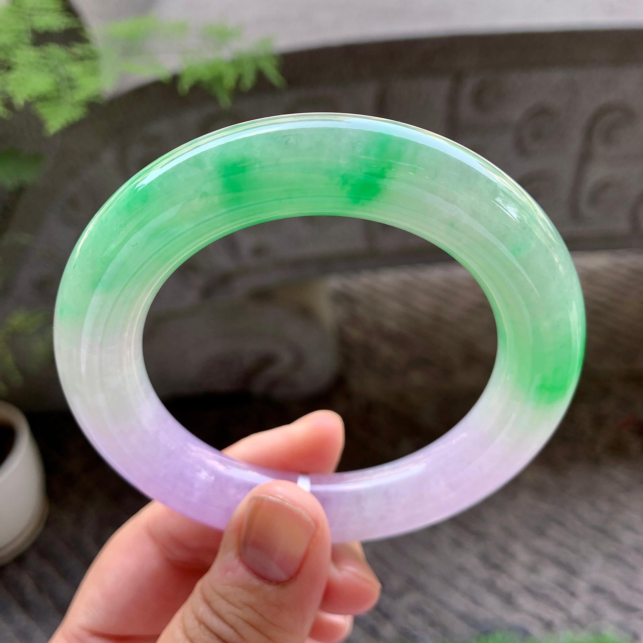 糯冰种春彩圆条手镯（56.6mm）