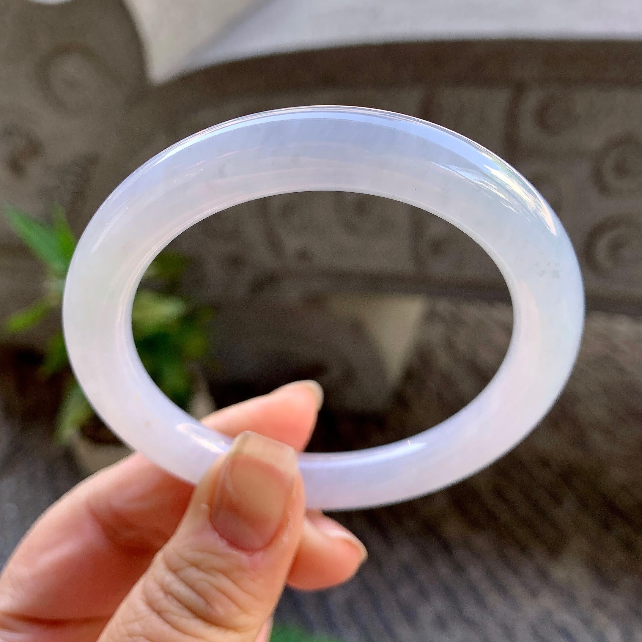 糯冰种淡紫罗兰圆条手镯（55.7mm）（yc307308）
