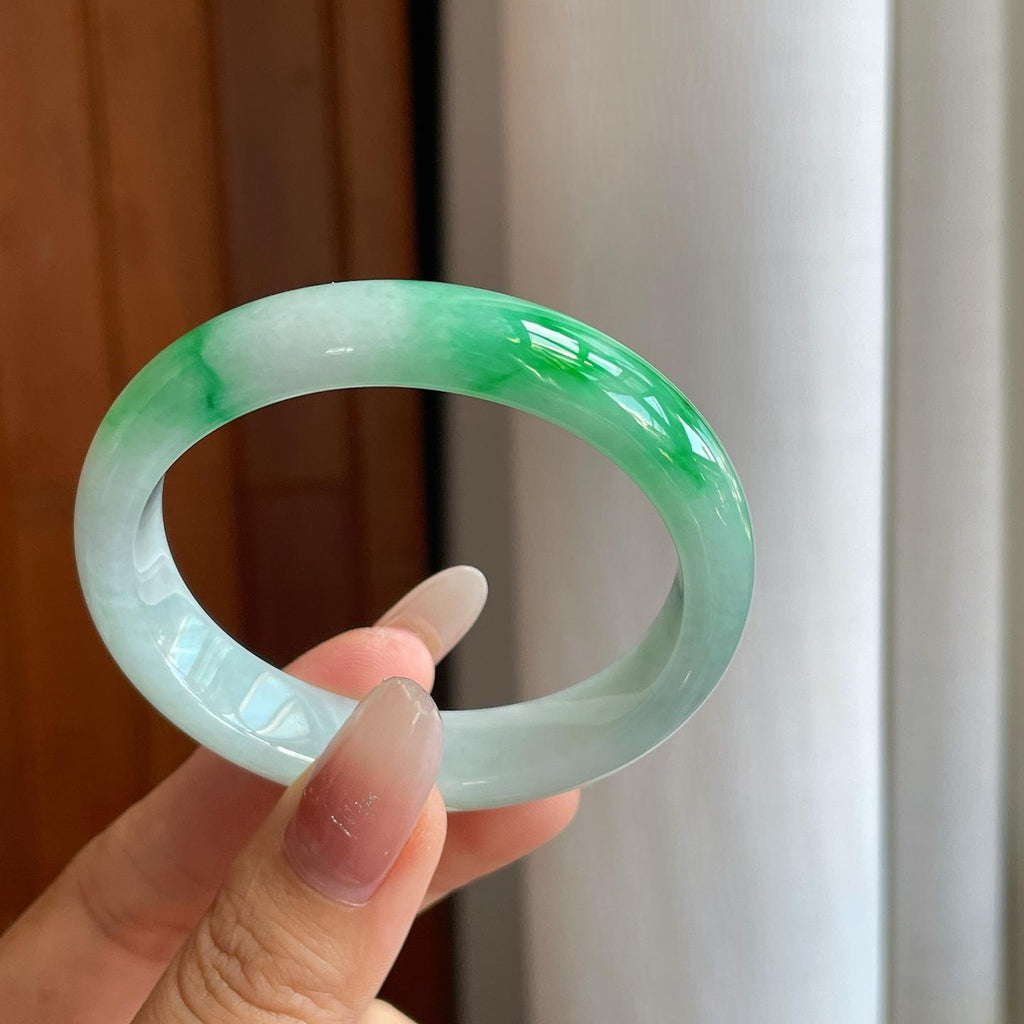 糯冰阳绿翡翠贵妃镯（53mm）（yc268231）