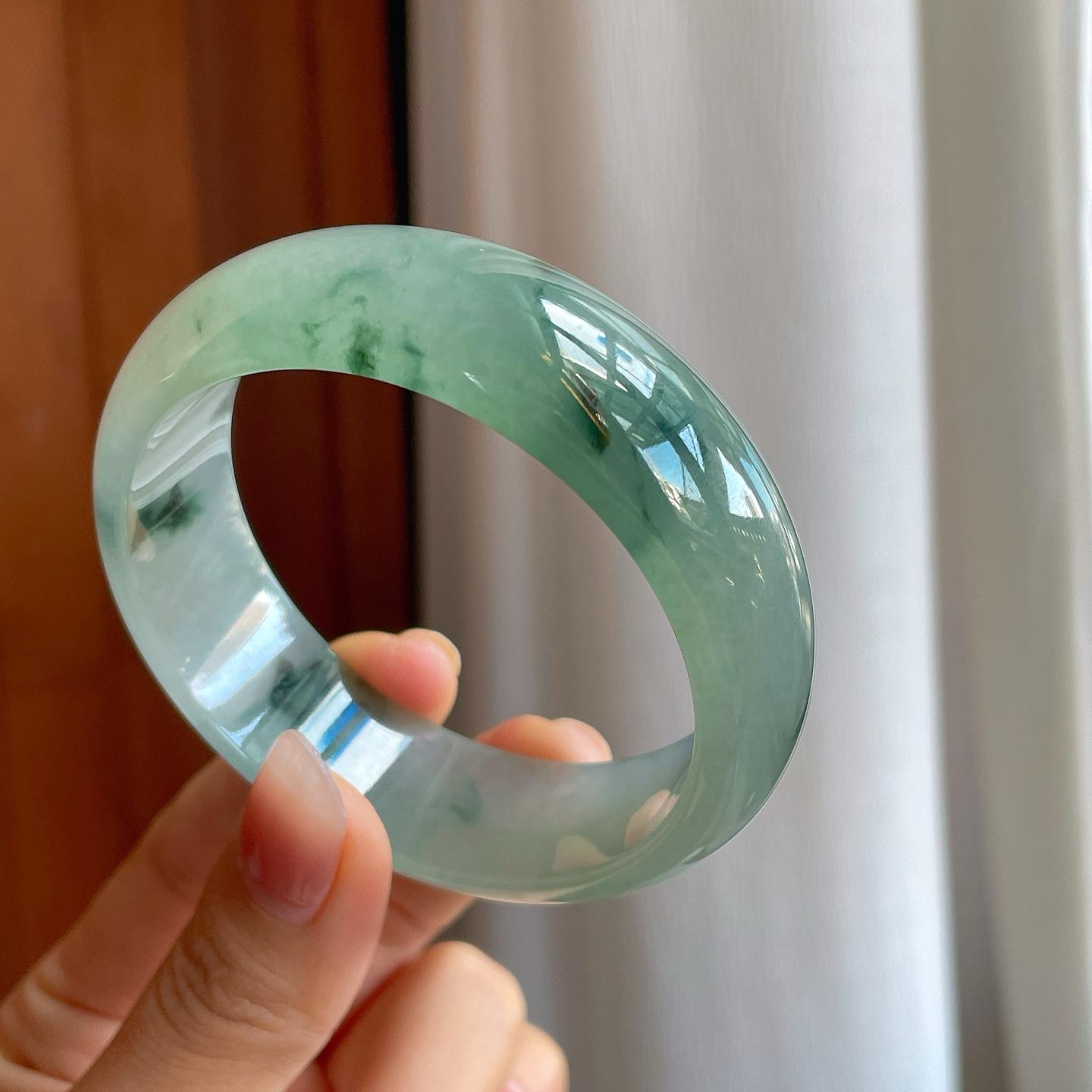 糯冰飘花宽版翡翠平安镯（57.6mm)（yc310964）