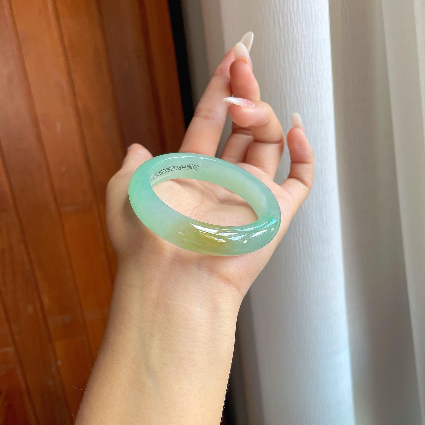 冰种晴绿底飘黄翡翠平安镯（51mm）（yc264133）