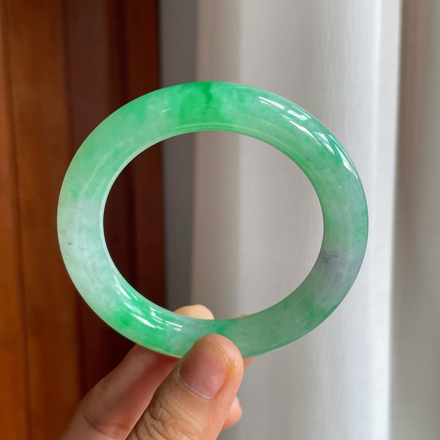 糯冰带色圆条翡翠手镯（56mm）（yc225099）