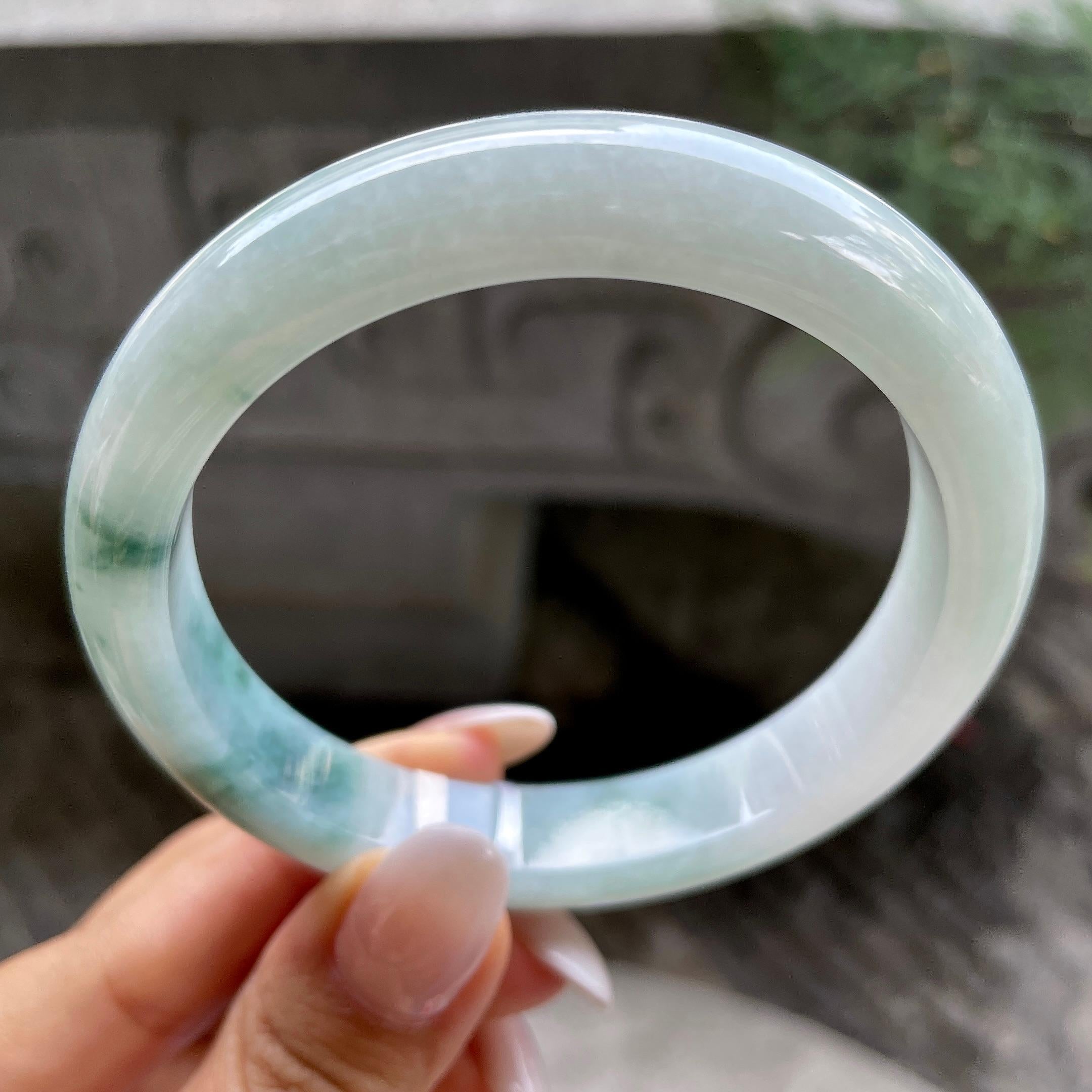 大圈口      细糯种飘花正圈平安镯   61.1圈     天然缅甸A货翡翠（yc407867）