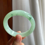 糯冰晴绿底飘花翡翠平安镯（56mm）（yc216040）