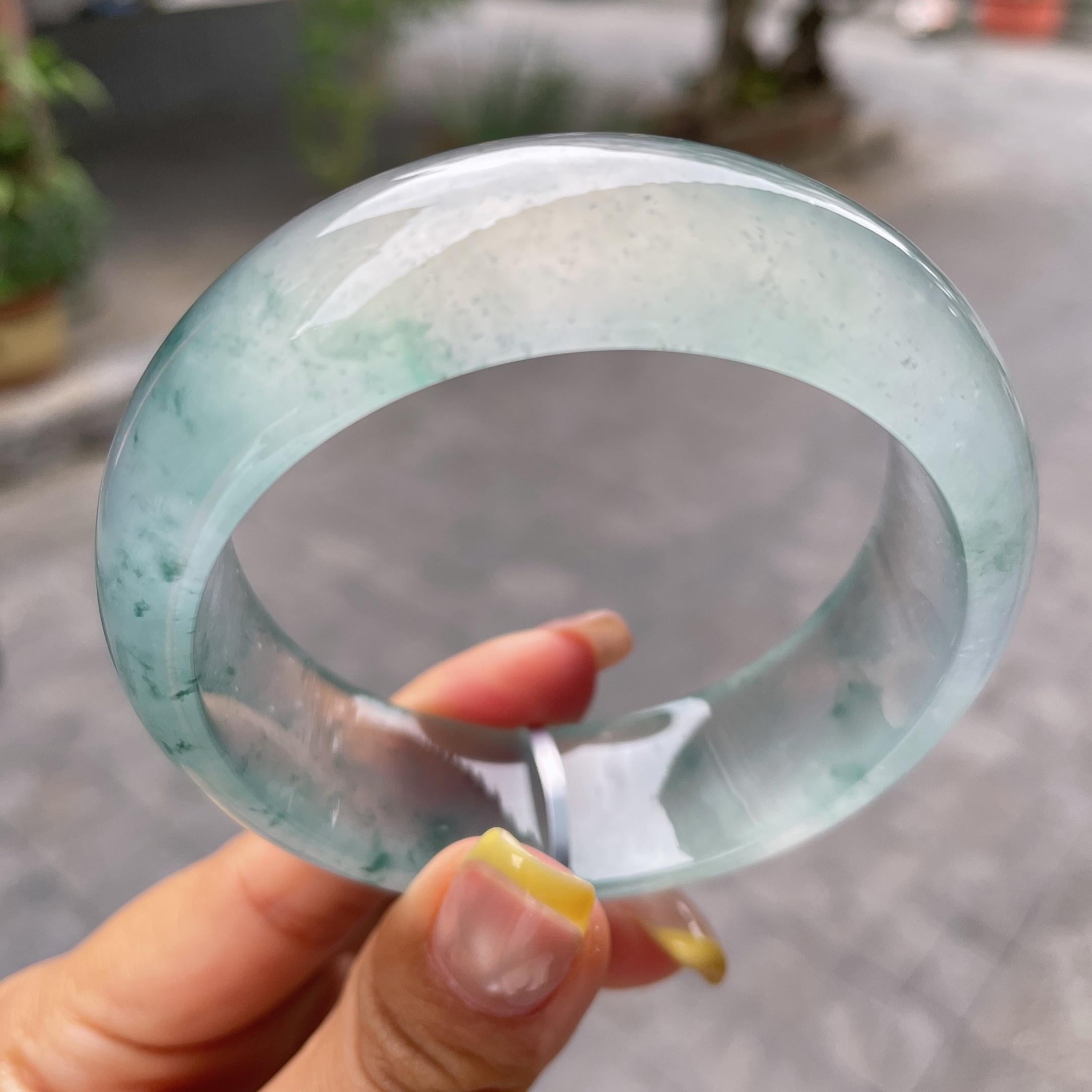 宽版轮胎镯    高冰种蓝底飘花宽版轮胎镯58.7圈       天然缅甸A货翡翠（yc378730）