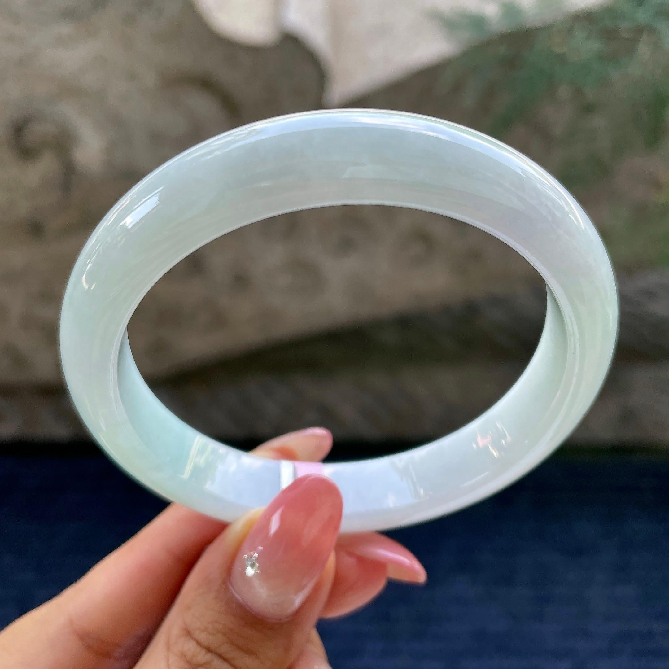 大圈口     细糯种飘绿花正圈平安镯59圈     天然缅甸A货翡翠（yc426003）