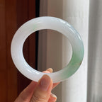 糯冰春底特色翡翠圆条手镯(56.5mm)（yc415358）