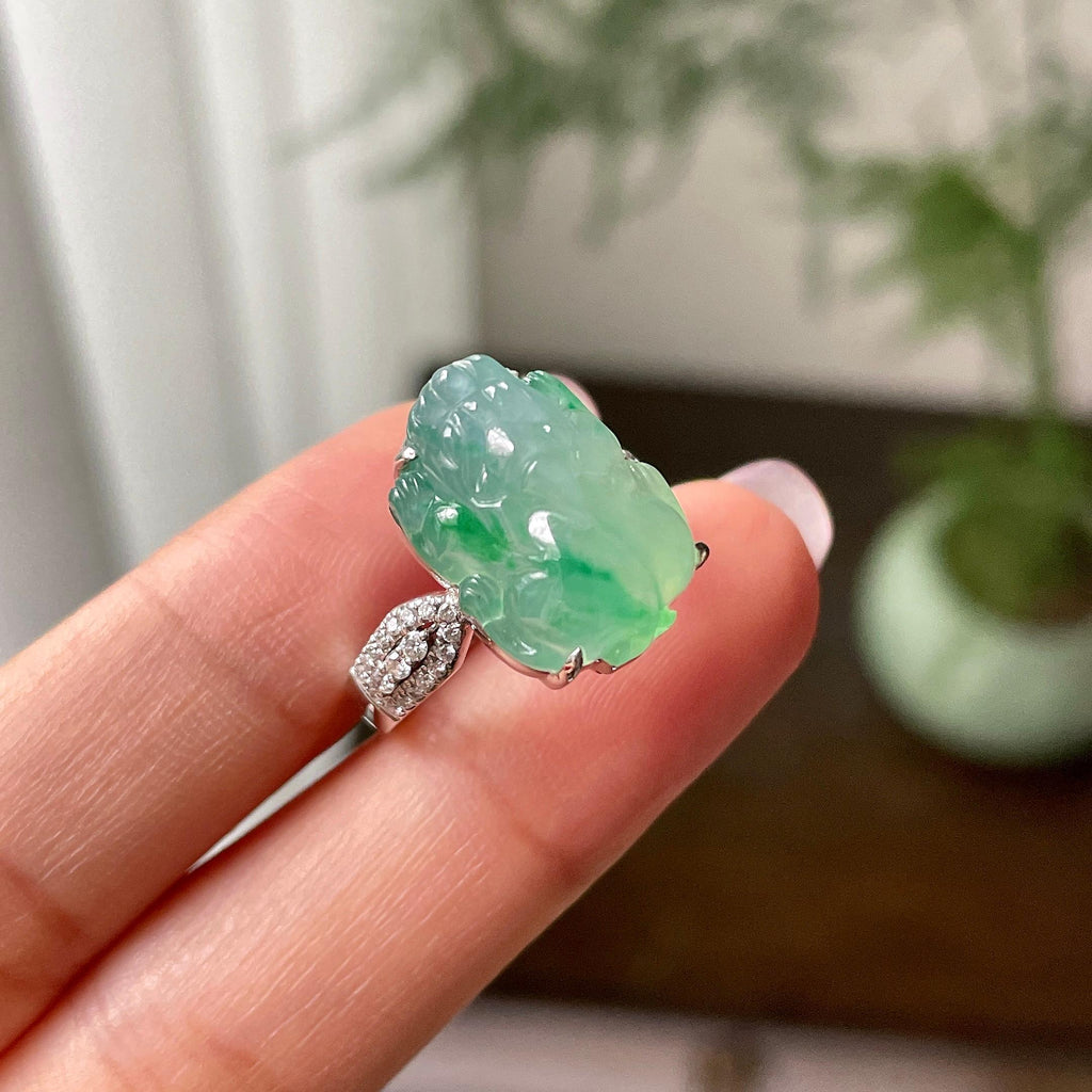 18k金钻镶糯冰种飘绿花貔貅戒指    天然缅甸A货翡翠（yc316469）