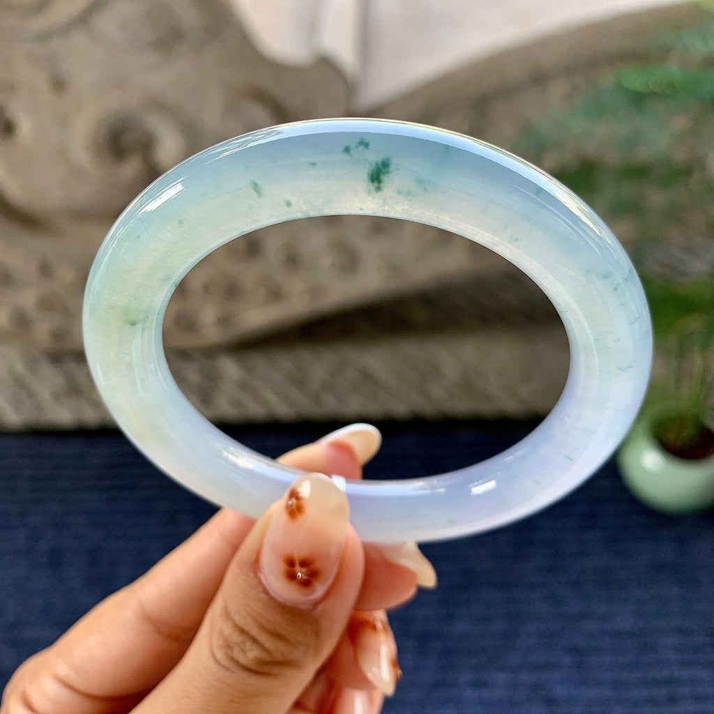 糯冰种淡春彩飘花圆条手镯（54.2mm）（yc249456）