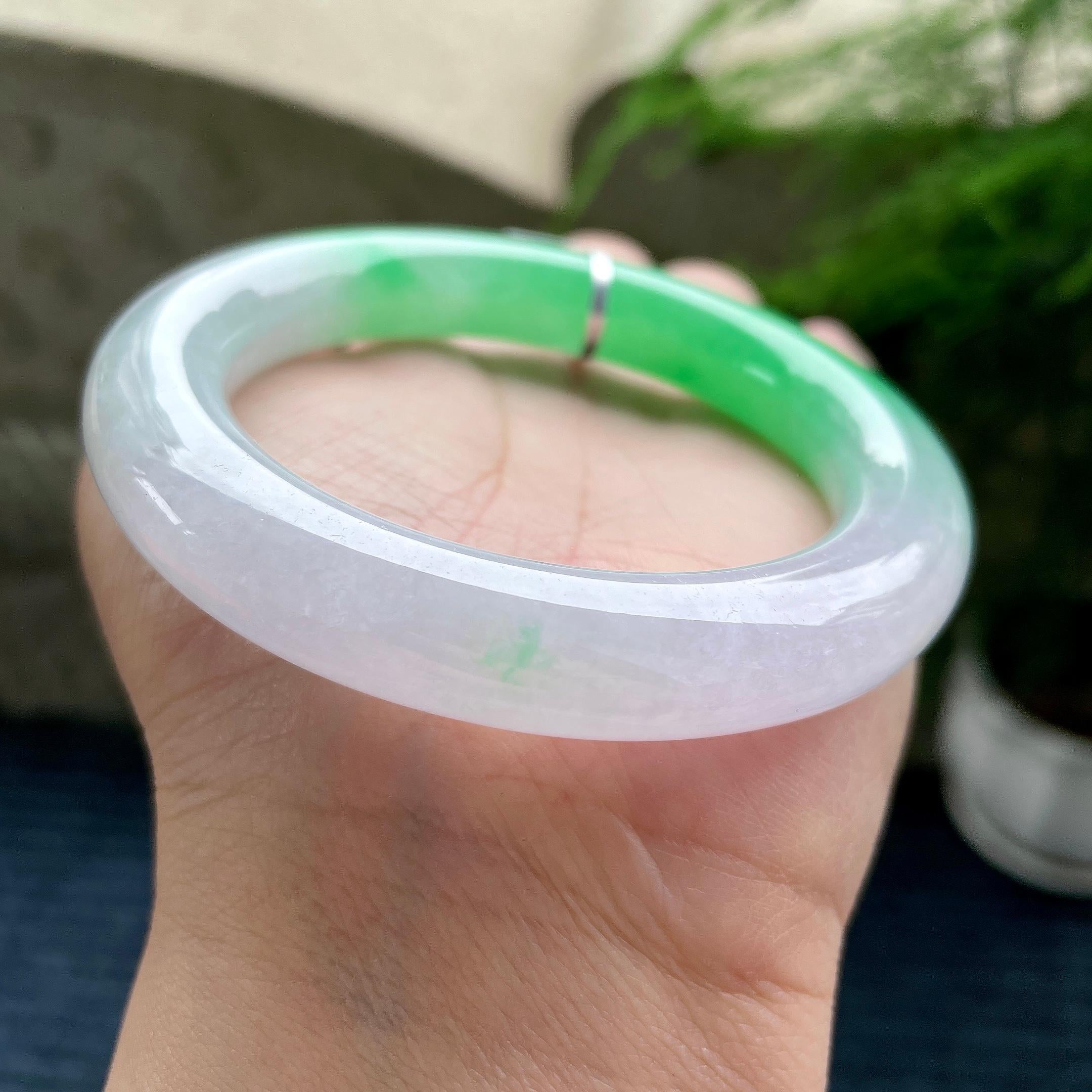 大圈口 糯冰种淡春彩阳绿圆条手镯59.2圈口 天然缅甸A货翡翠（yc350656）