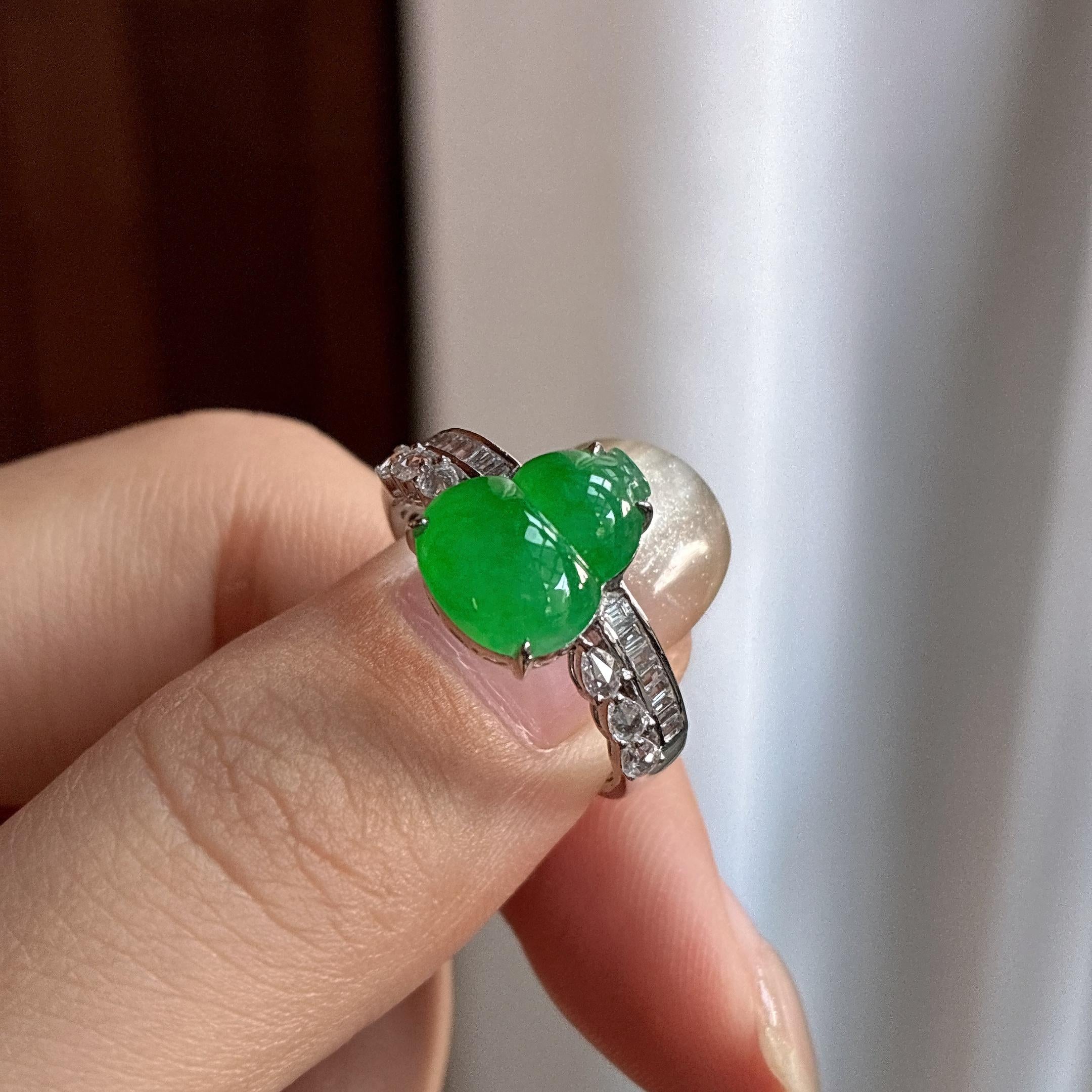 18K金镶冰种满绿葫芦戒指 天然缅甸A货翡翠（yc484173）