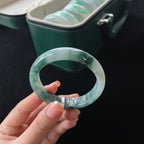 细糯冰飘蓝花正圈翡翠手镯（54mm）（yc019905）