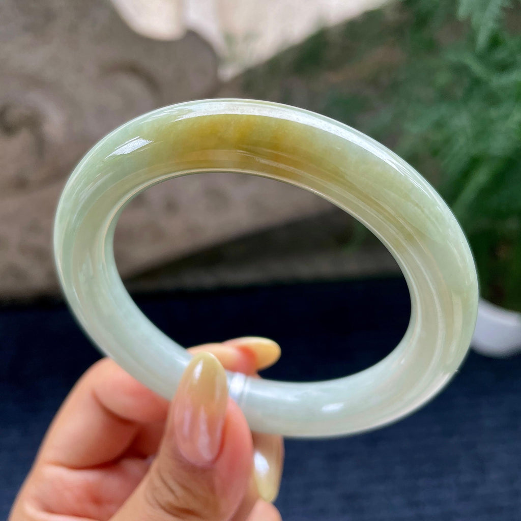 细糯种飘黄翡圆条手镯55.8圈 天然缅甸A货翡翠（yc464111）