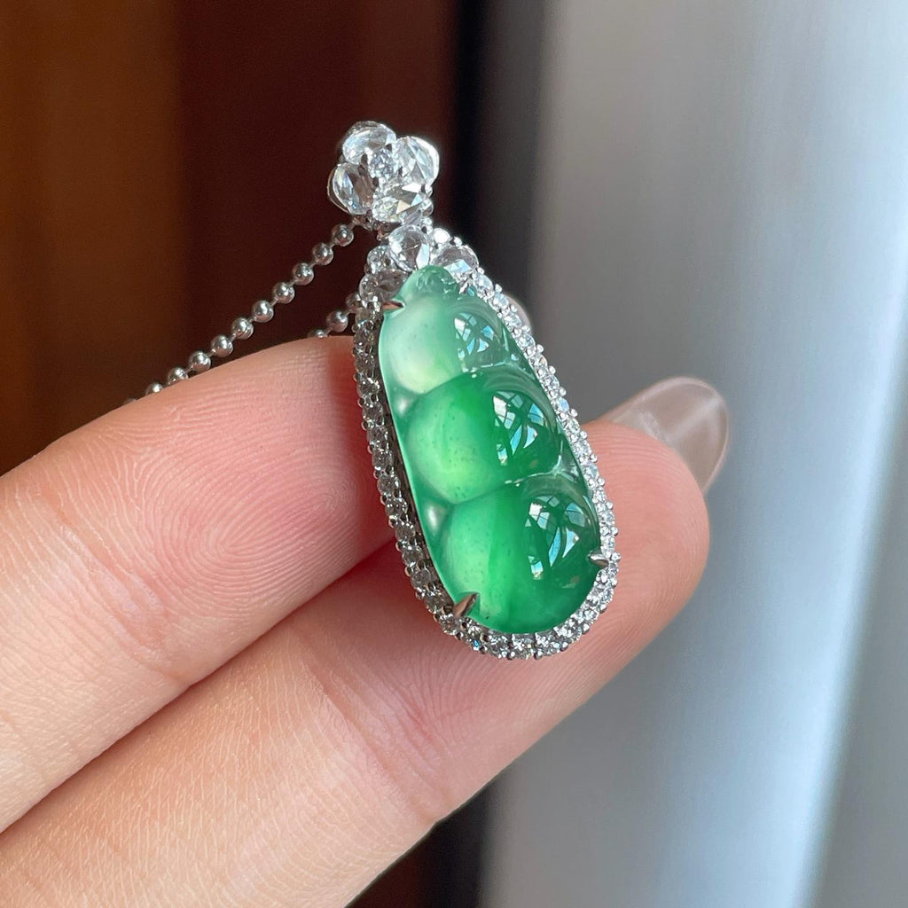 18k金镶冰种带色翡翠豆子（yc241858）