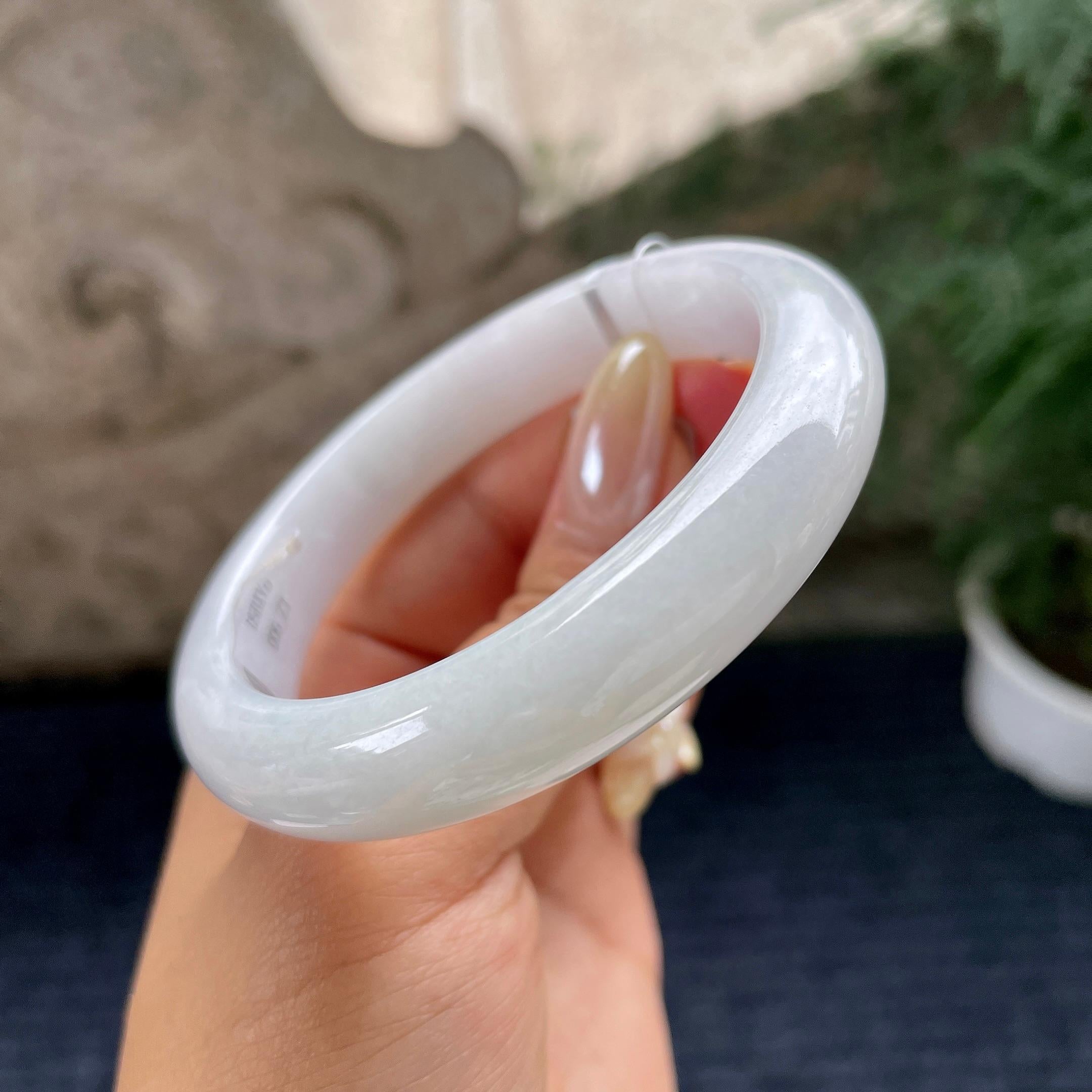 大圈口 细糯种带底色正圈平安镯58圈 天然缅甸A货翡翠（yc464069）