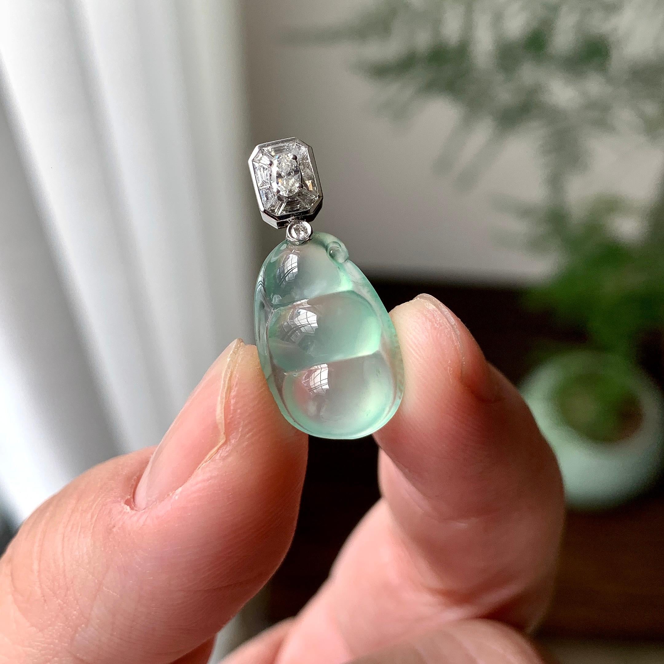 18K金钻镶冰种淡晴底福豆吊坠（yc257222）