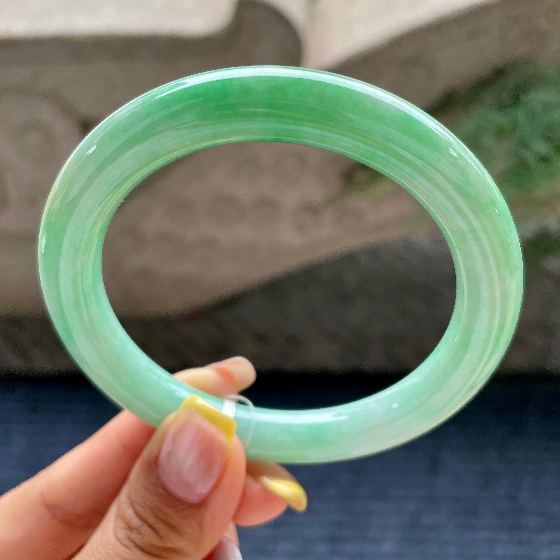 大圈口   细糯种满绿圆条手镯59.6圈     天然缅甸A货翡翠（yc376053）