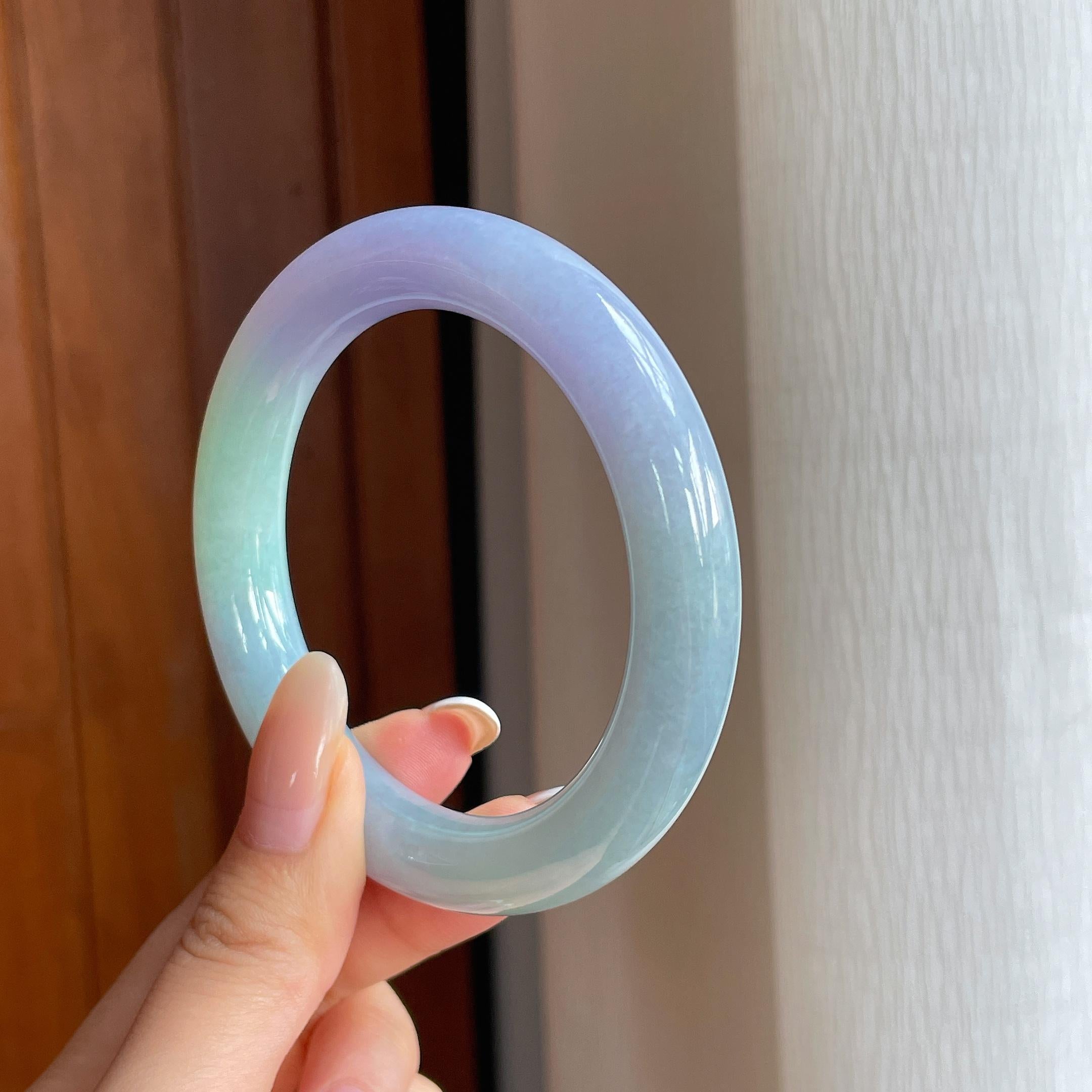 糯冰春带彩翡翠圆条手镯（56.4mm)（yc419574）
