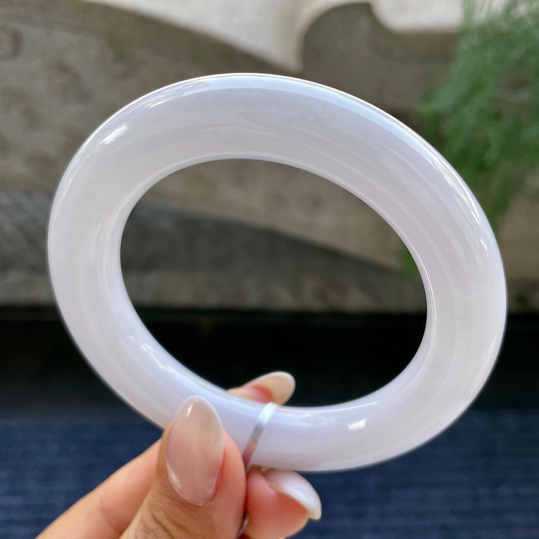 细糯种无色圆条手镯    56.6圈    天然缅甸A货翡翠（yc408851）