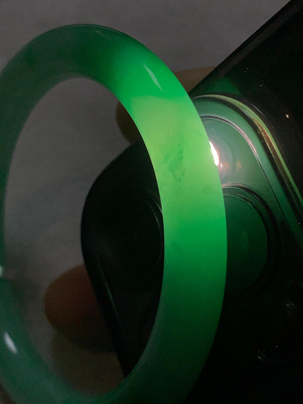 细糯种飘绿圆条手镯（53.5mm）（yc290960）