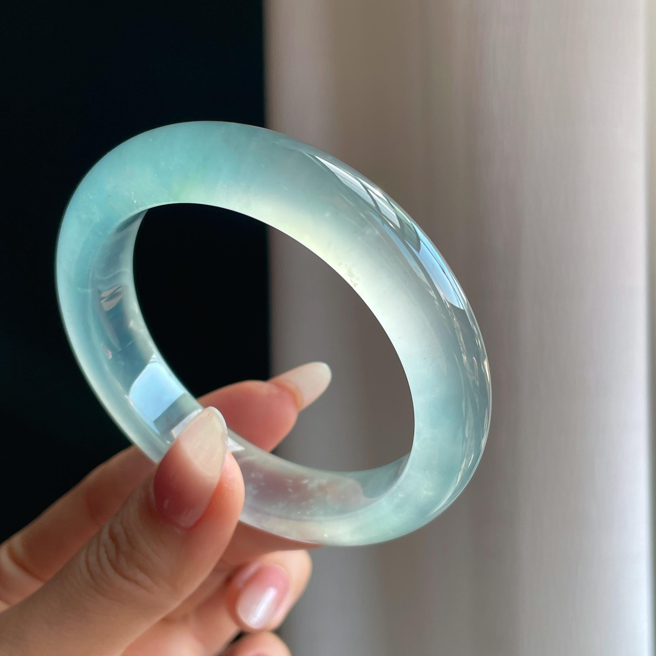 冰玻种淡底色翡翠平安镯（57.5mm）（yc306812）