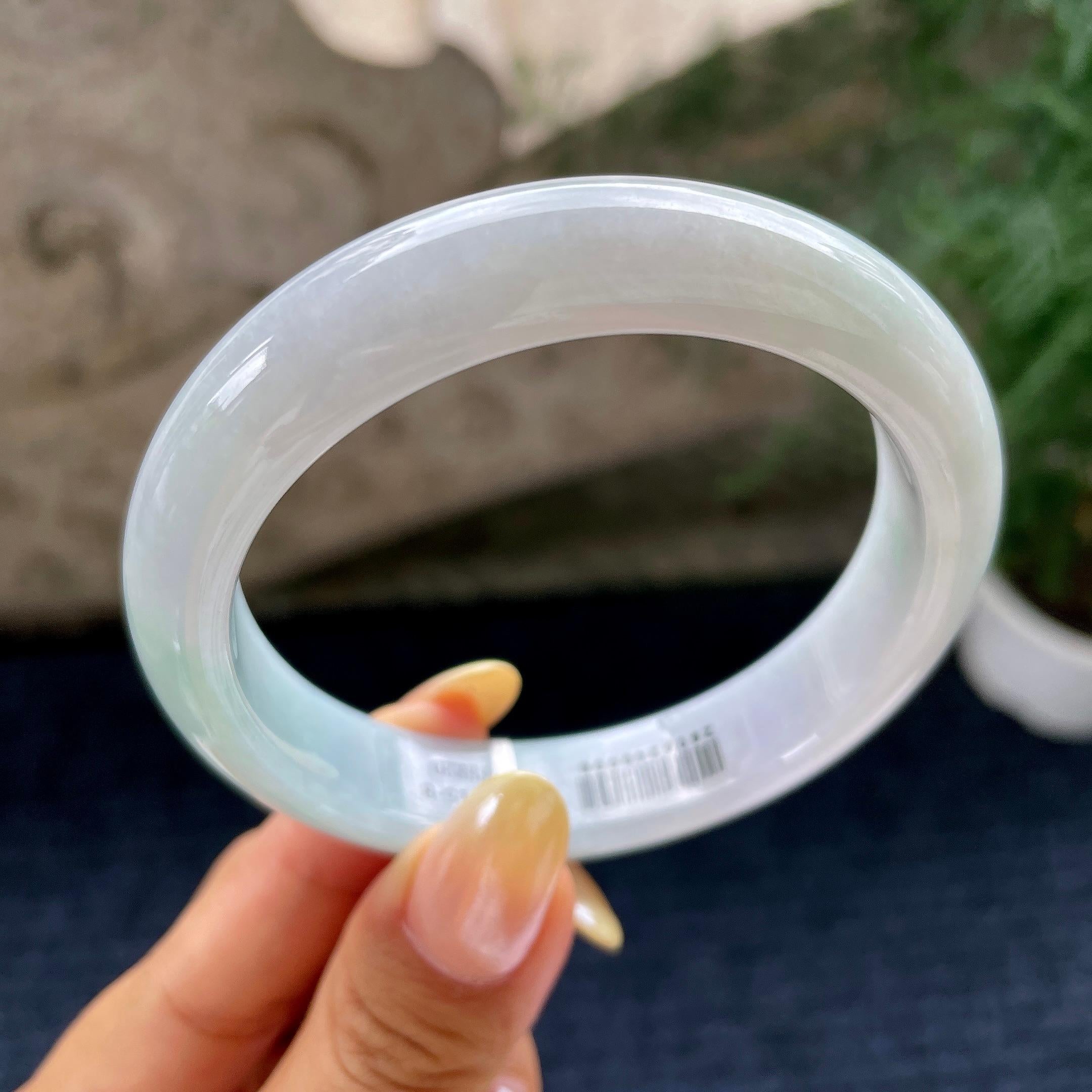 大圈口 细糯种带底色正圈平安镯58.3圈 天然缅甸A货翡翠（yc464095）