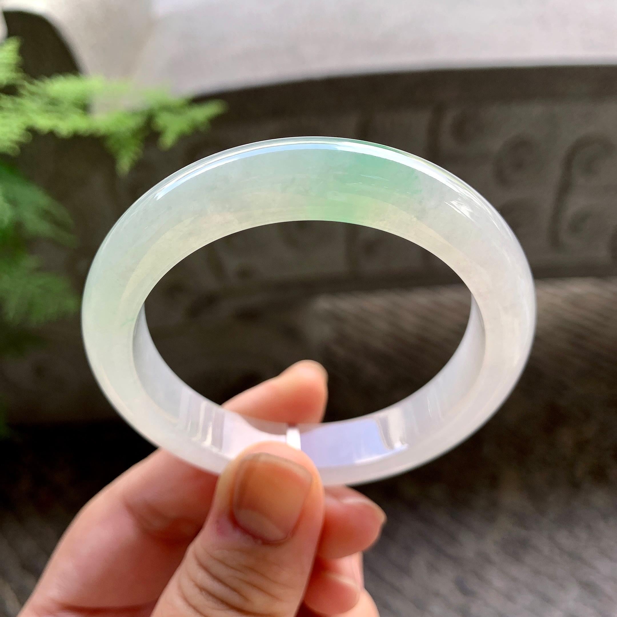 糯冰种飘绿平安镯（52mm）（yc202372）