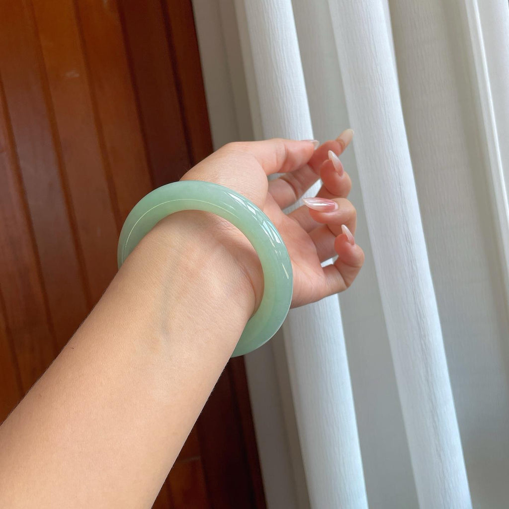 糯冰晴底翡翠圆条手镯（58mm）（yc274438）