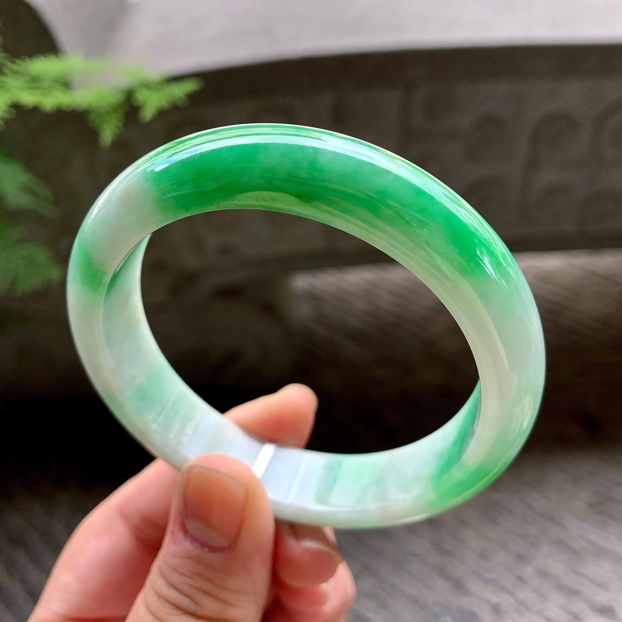 糯种飘阳绿平安镯（59.6mm）（yc202336）