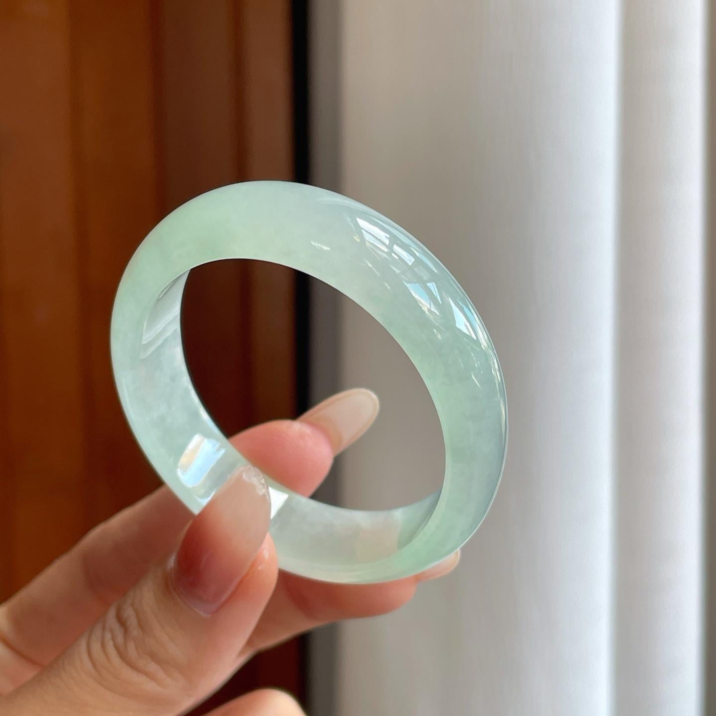 糯冰晴底翡翠贵妃手镯（52.8mm）（yc270324）