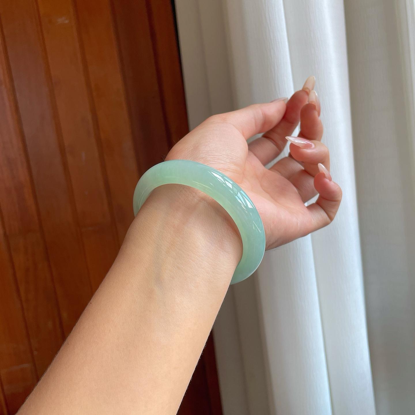 冰种晴底翡翠平安镯（yc281671）