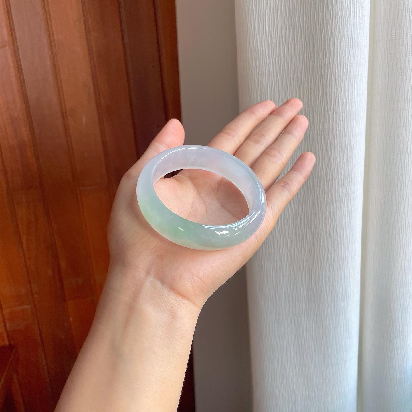 冰种带底色宽版翡翠平安镯（59mm)（yc381331）
