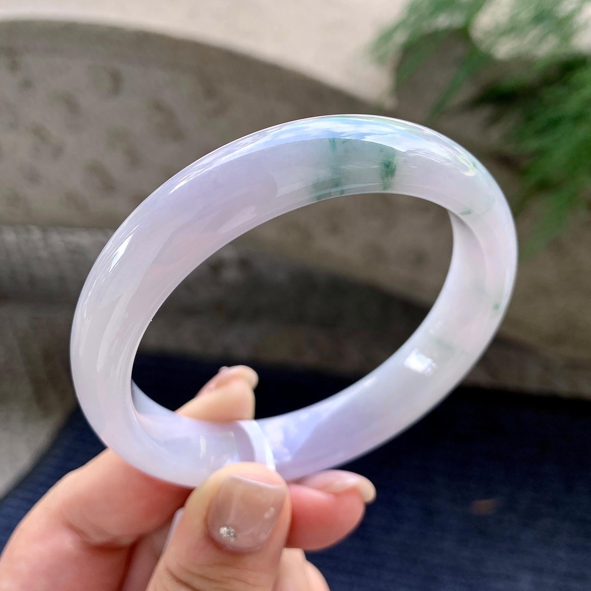 大圈口  细糯种淡紫底飘蓝花正圈平安镯  59.8圈口  天然缅甸A货翡翠（yc444687）