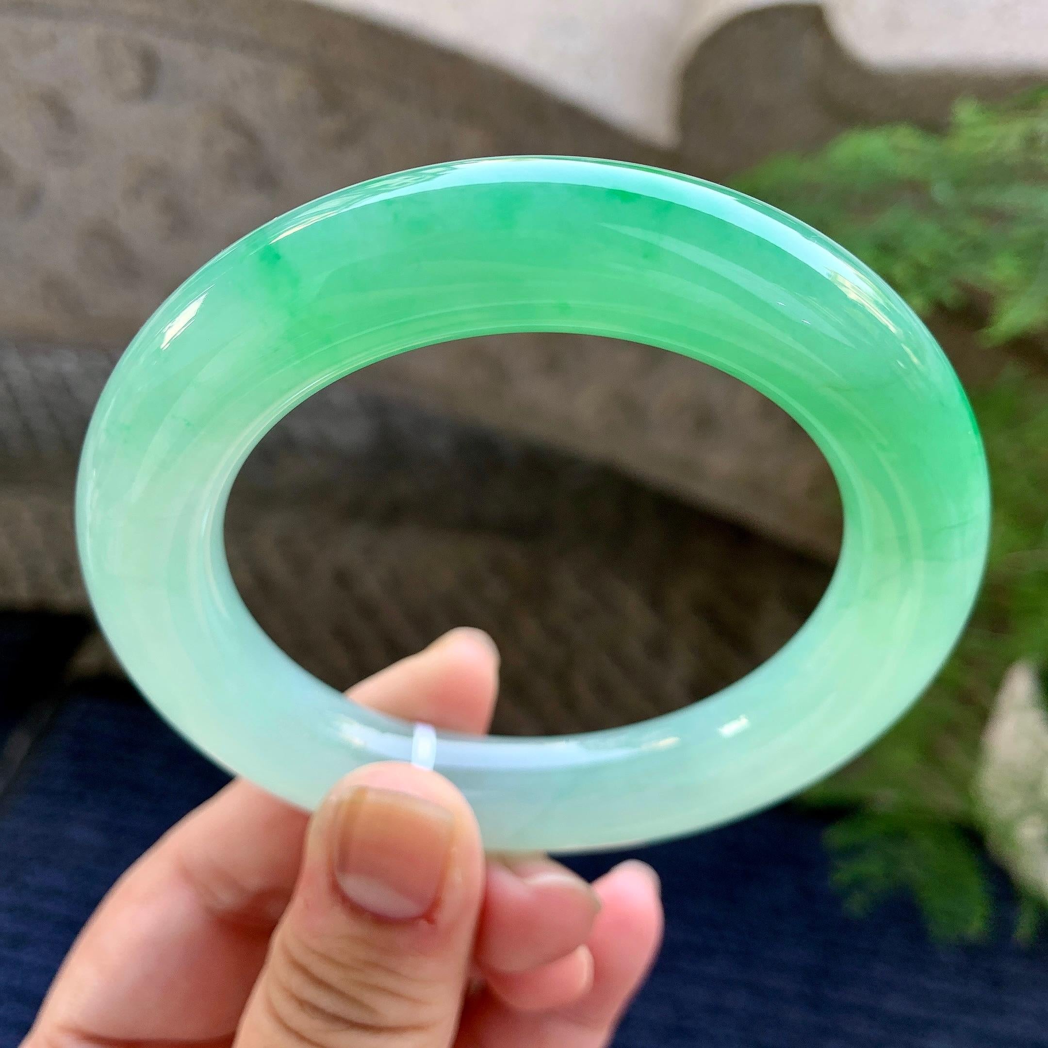 糯冰种飘绿圆条手镯（58mm）（yc249466）