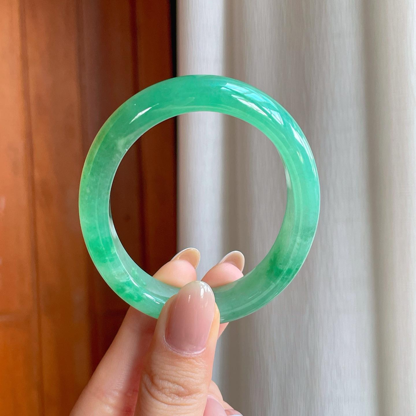 冰种满绿翡翠贵妃镯（54mm)（yc370381）
