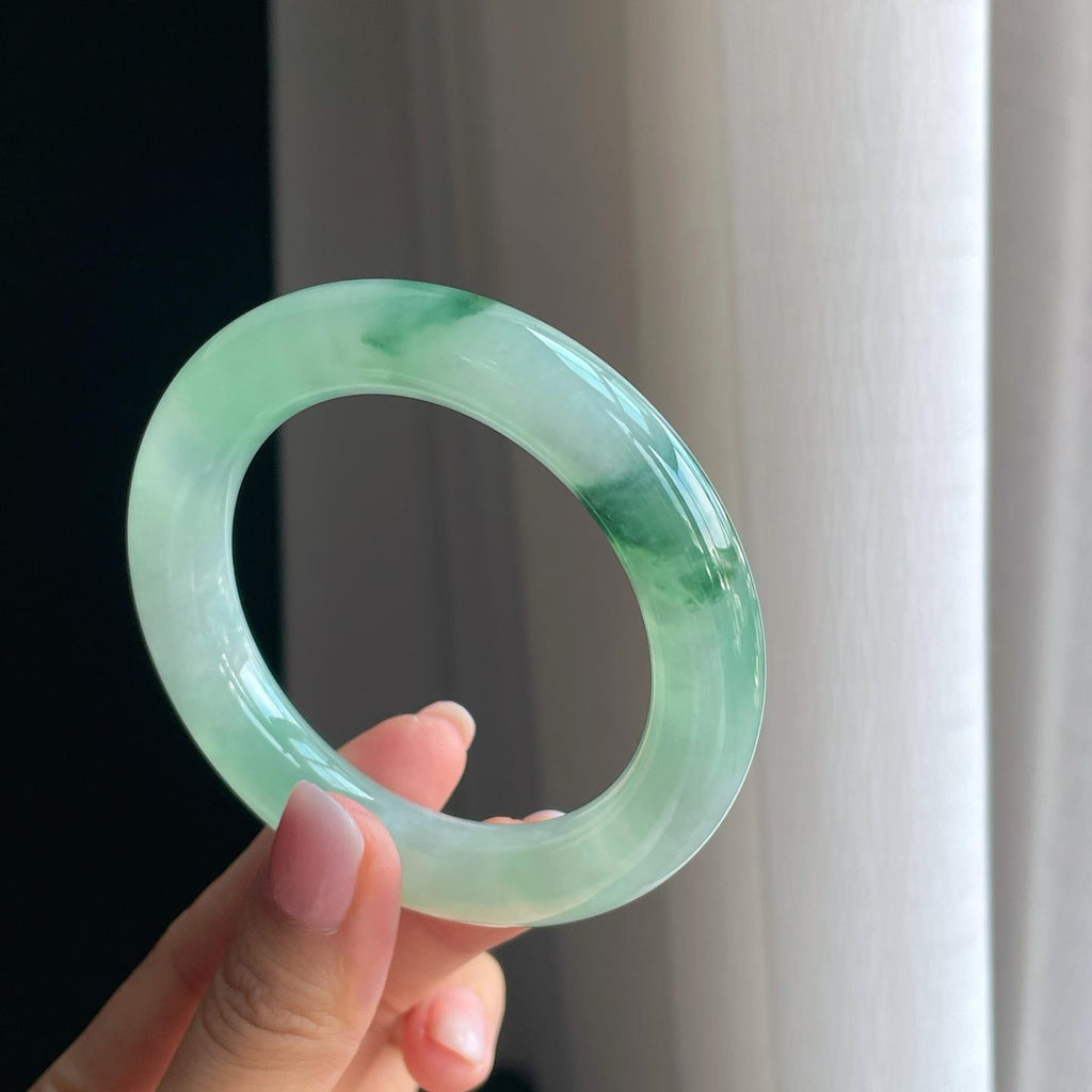 糯冰种晴底飘花翡翠圆条手镯（55.3mm）（yc380332）