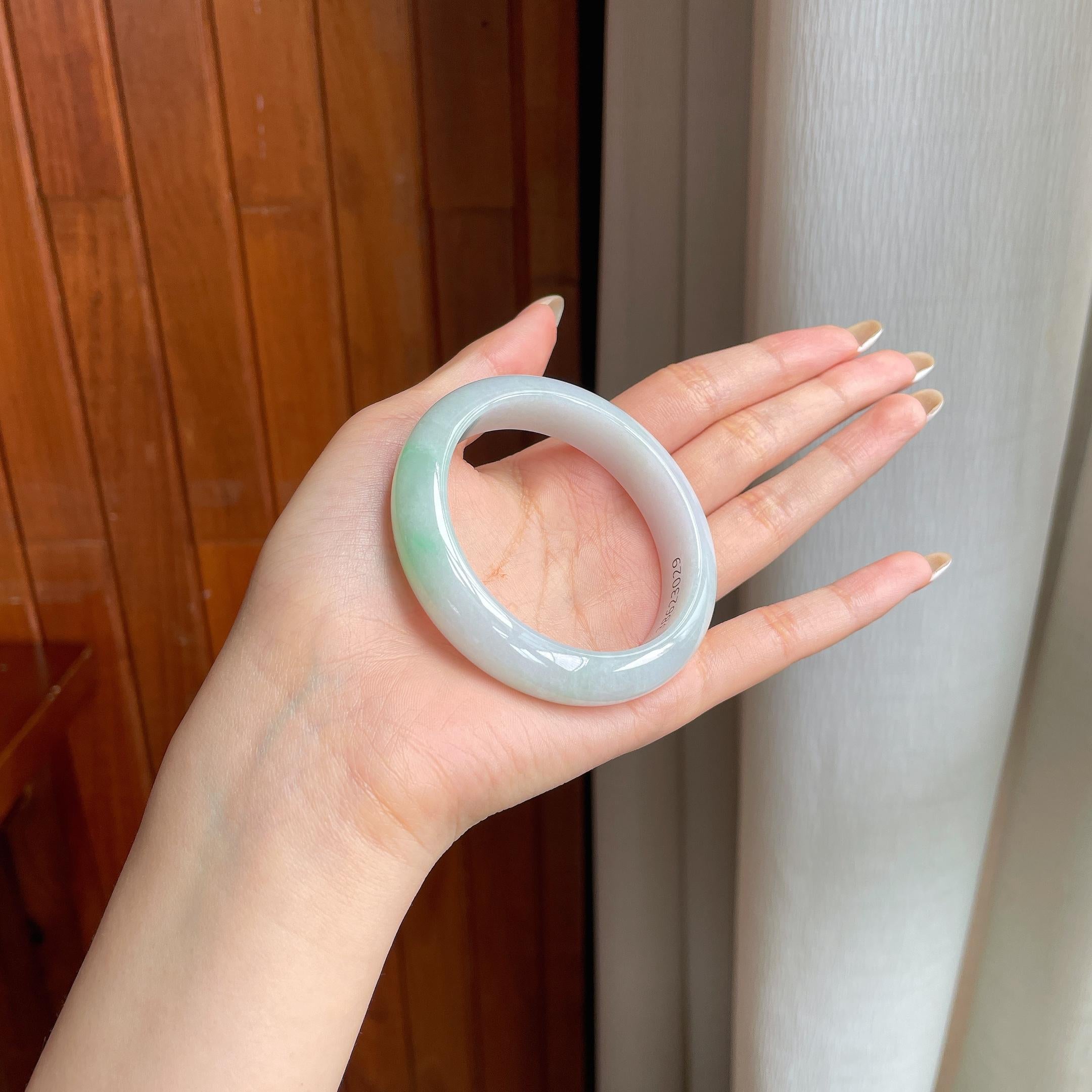 糯冰淡底色翡翠平安镯（53mm)（yc409906）