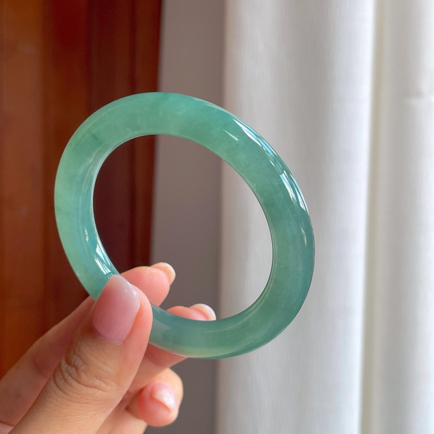 糯冰湖水绿翡翠圆条手镯（53mm)（yc380044）