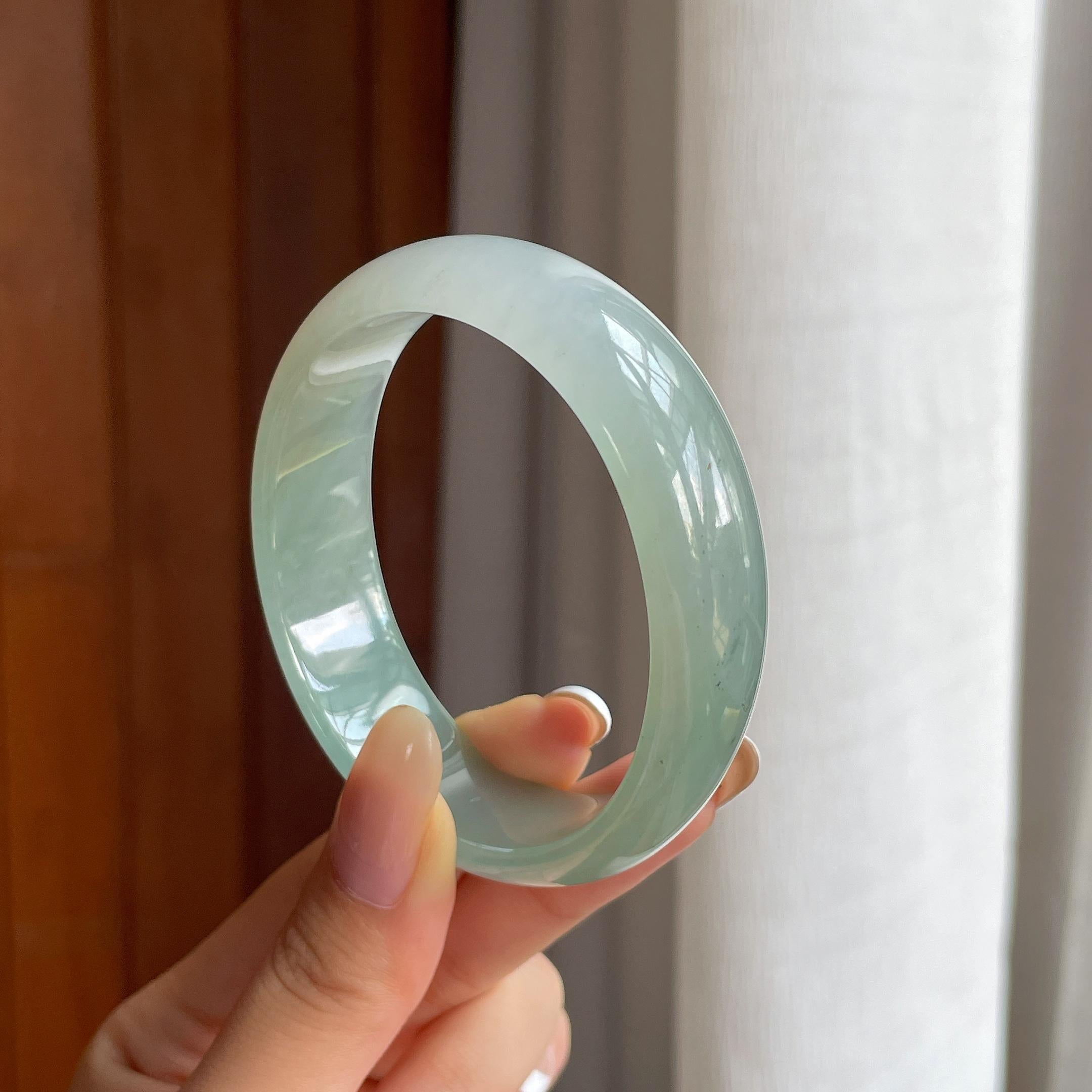 糯冰带色宽版翡翠贵妃镯（58mm)（yc424973）