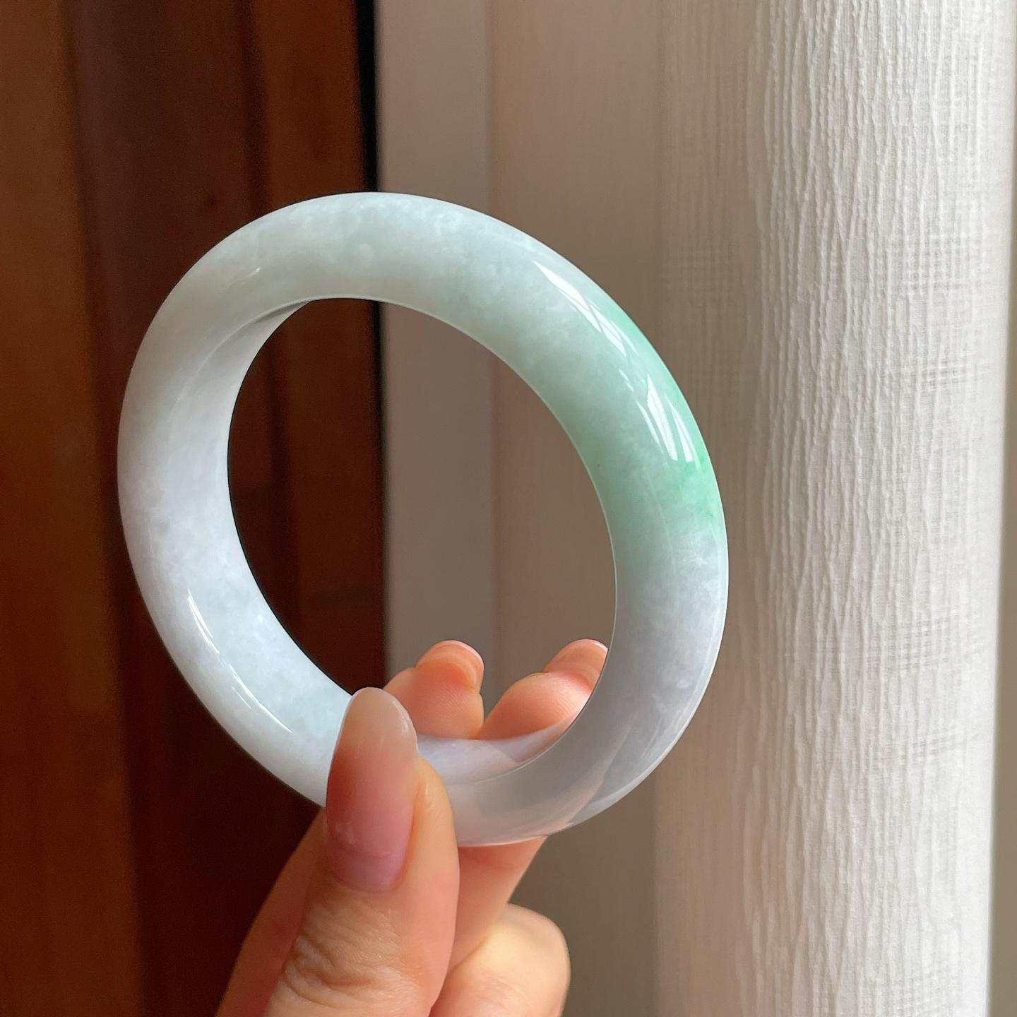 糯冰带色翡翠平安镯（54.6mm)（yc358322）