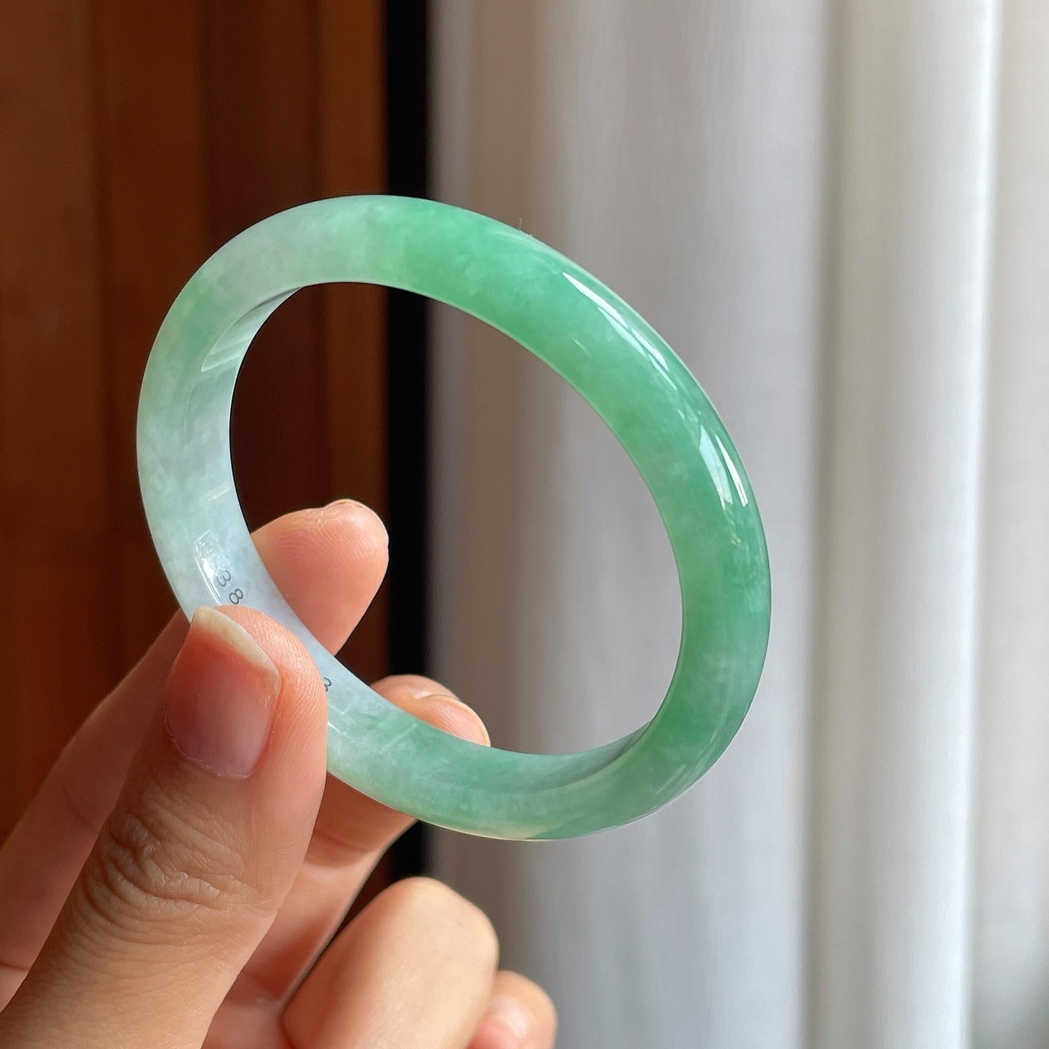 糯冰果绿翡翠贵妃镯（53.5mm）（yc345458）
