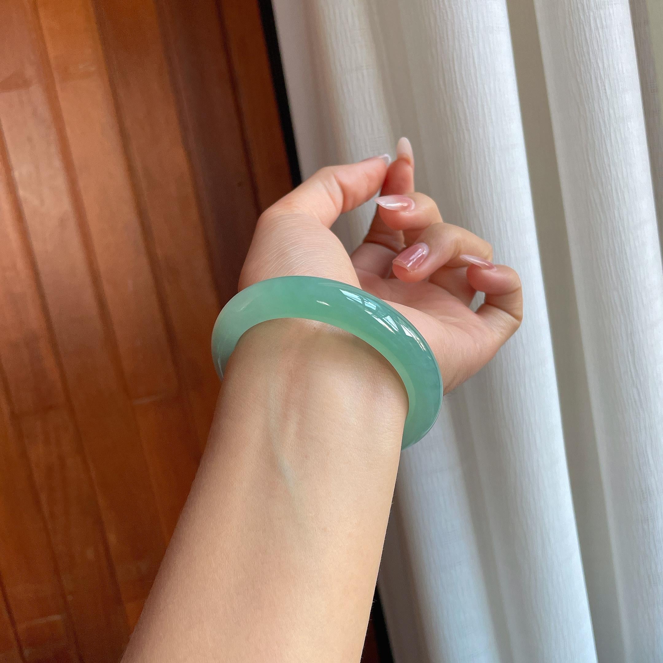 冰种湖水绿翡翠平安镯（56mm）（yc310374）