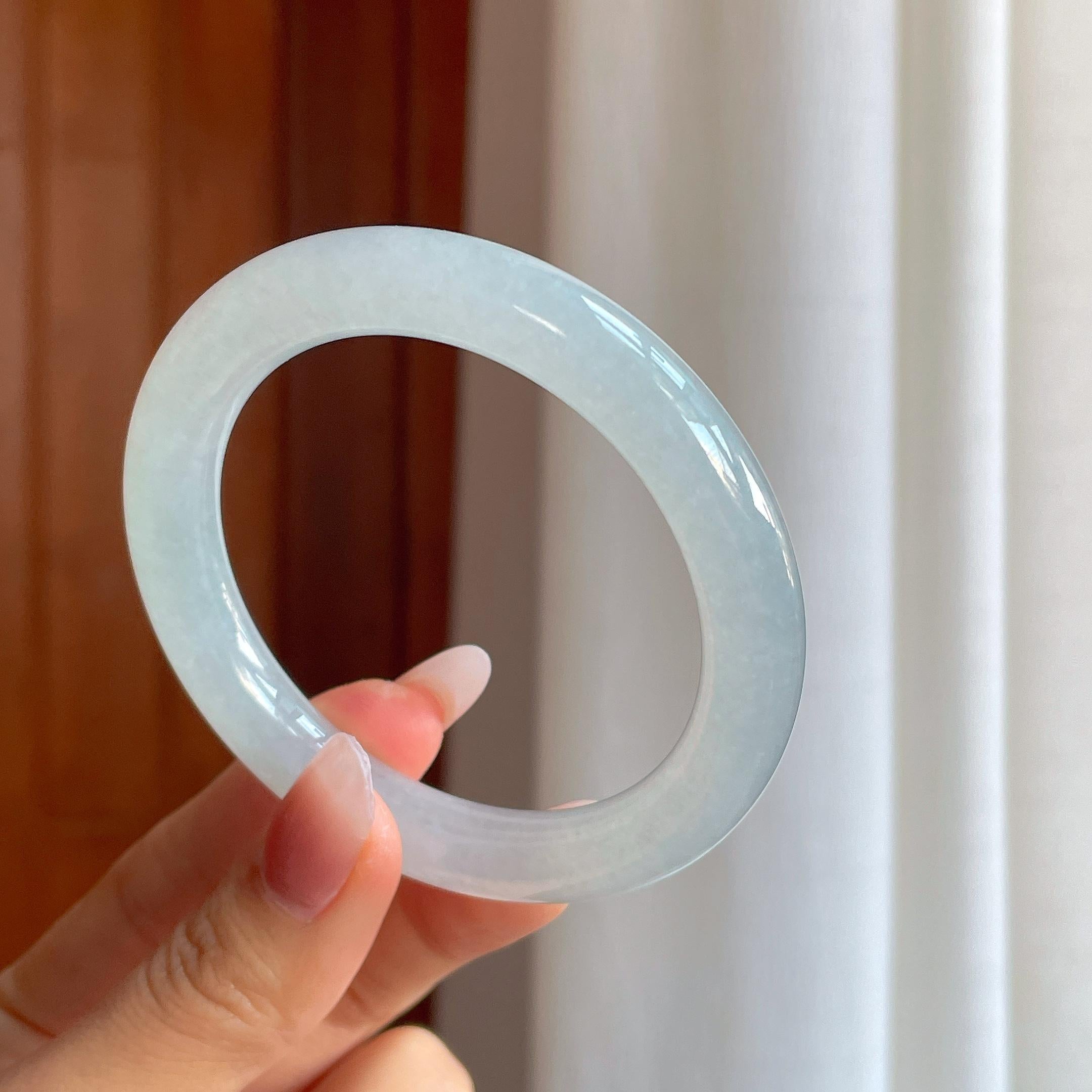 冰种淡底色翡翠圆条手镯（56.5mm）（yc310275）