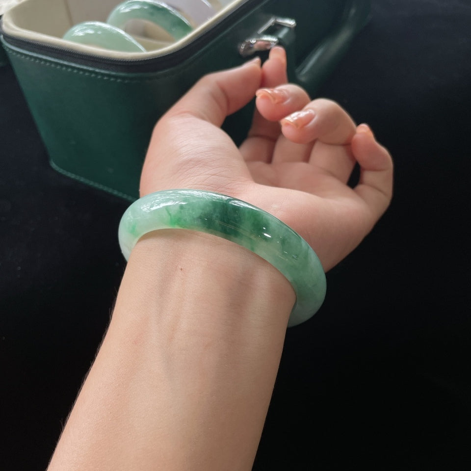 糯冰飘花正圈翡翠手镯（56mm）（yc019441）