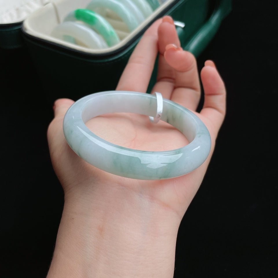 细糯冰飘花正圈翡翠手镯（56.5mm）（yc017162）