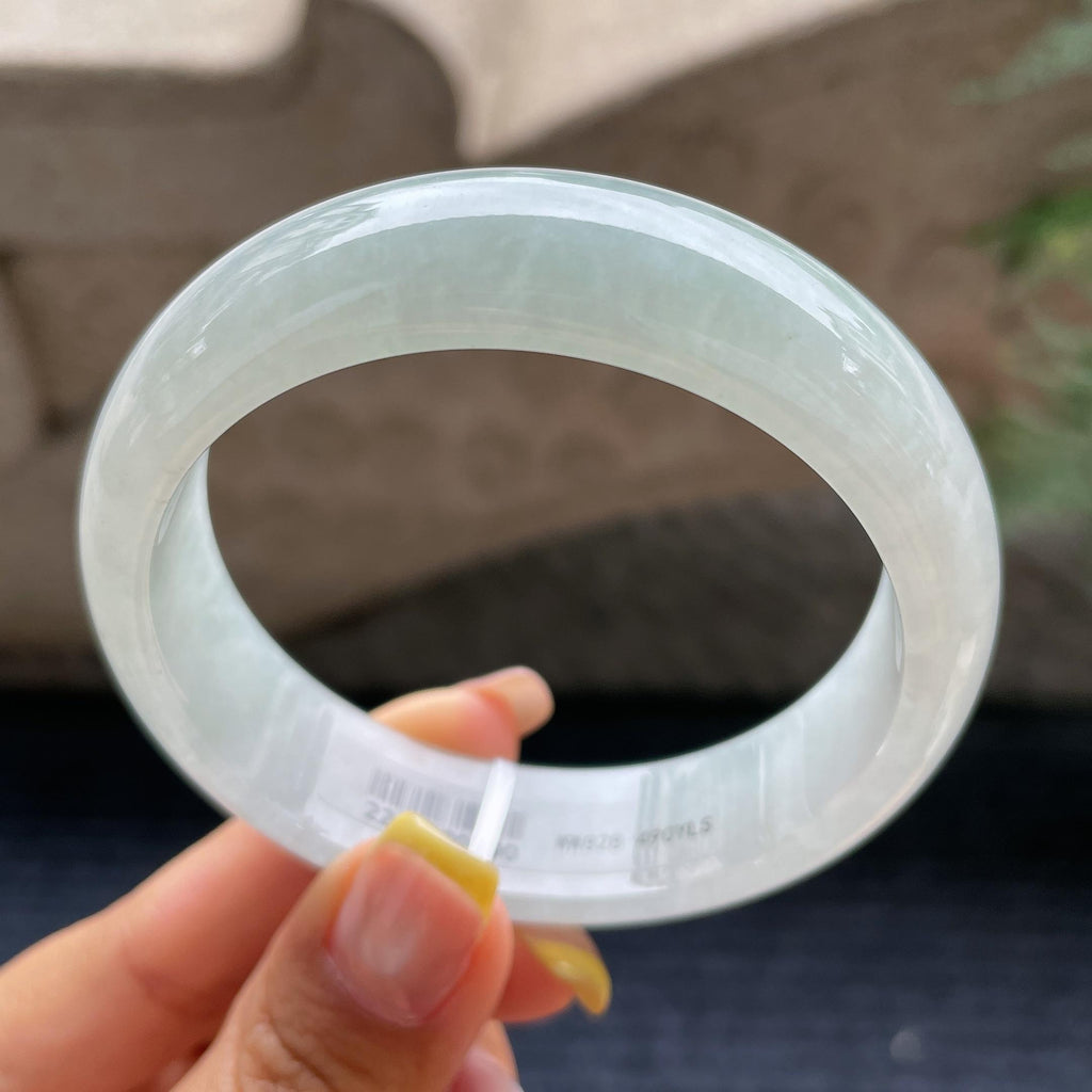 宽版轮胎镯    细糯种带底色宽版轮胎镯57.8圈     天然缅甸A货翡翠（yc371546）